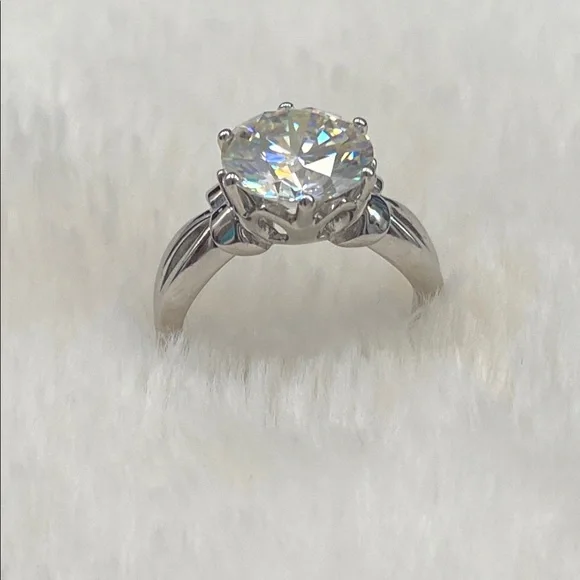 Moissanite Solitaire Ring - Picture 3 of 5
